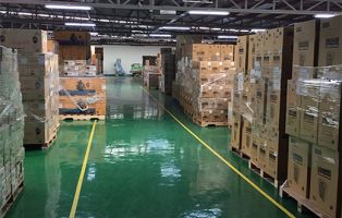Electrical appliances are stored at the Yuen Long warehouse. We are constantly looking for ways to improve the efficiency of work processes and storage procedures.